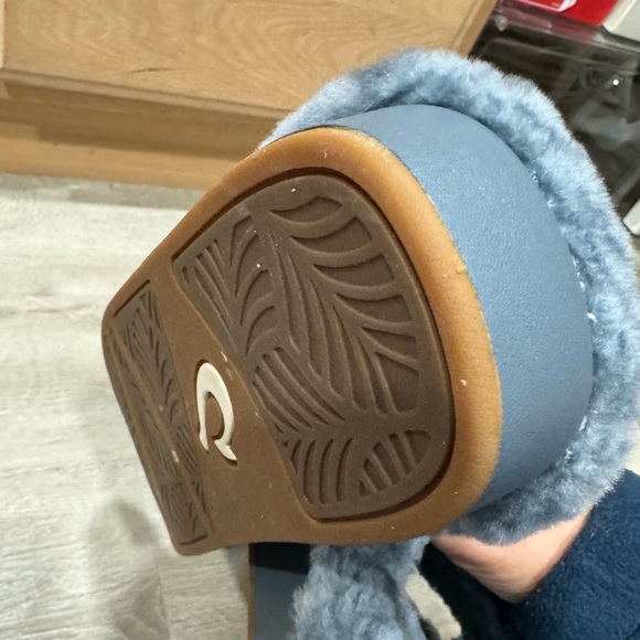 OluKai Kipe’a Heu Genuine Shearling Slide Sandal - Picture 9 of 10
